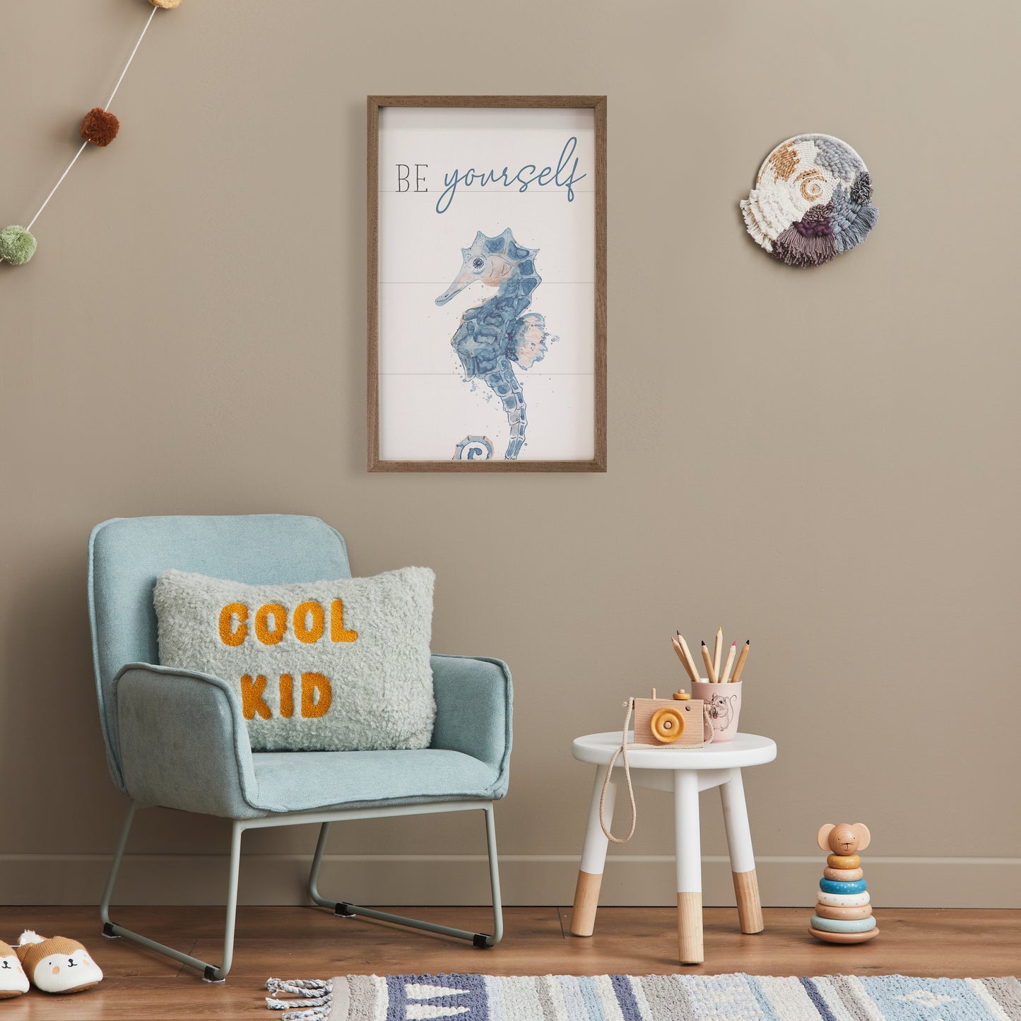 Be Yourself Seahorse White