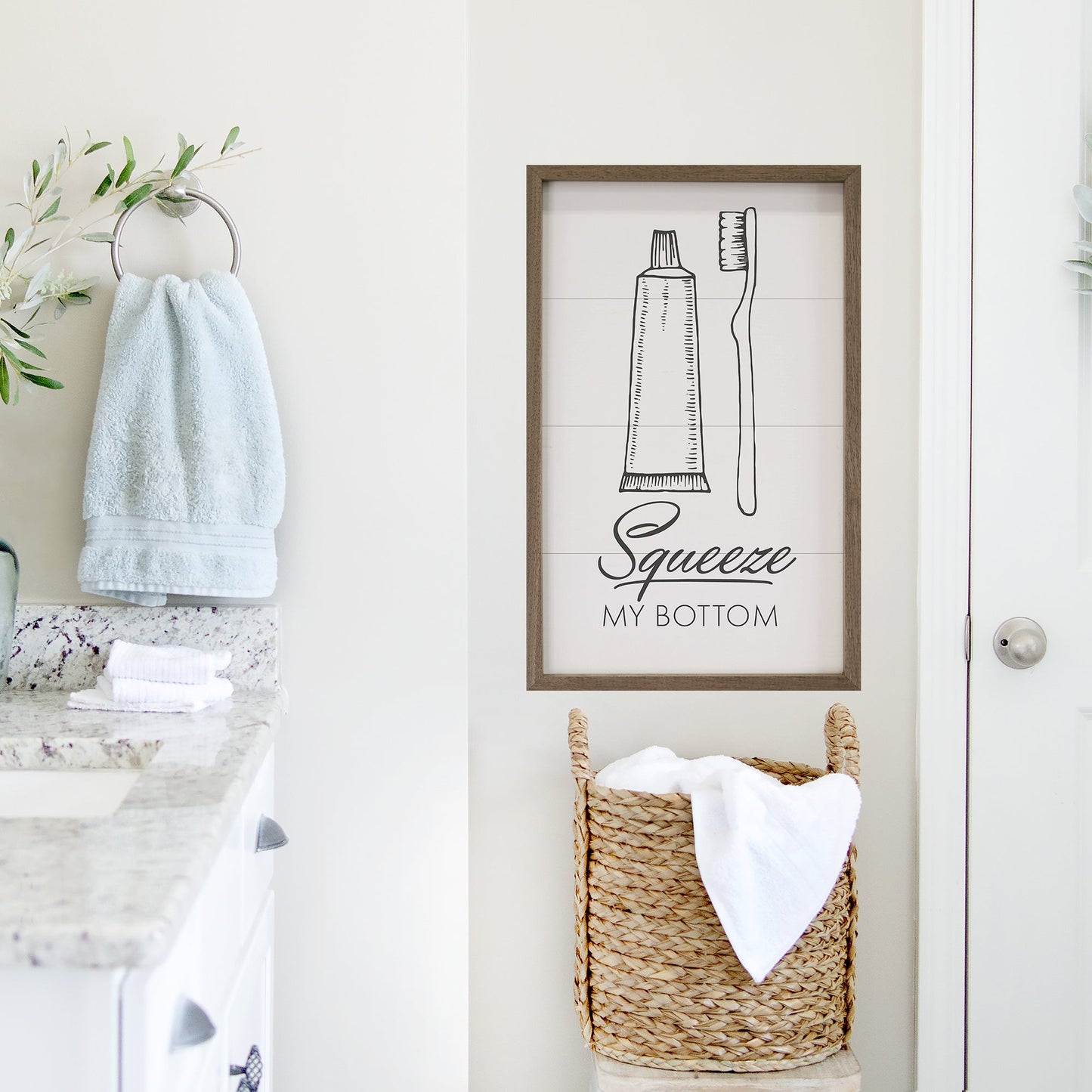 Squeeze My Bottom Toothpaste Toothbrush White