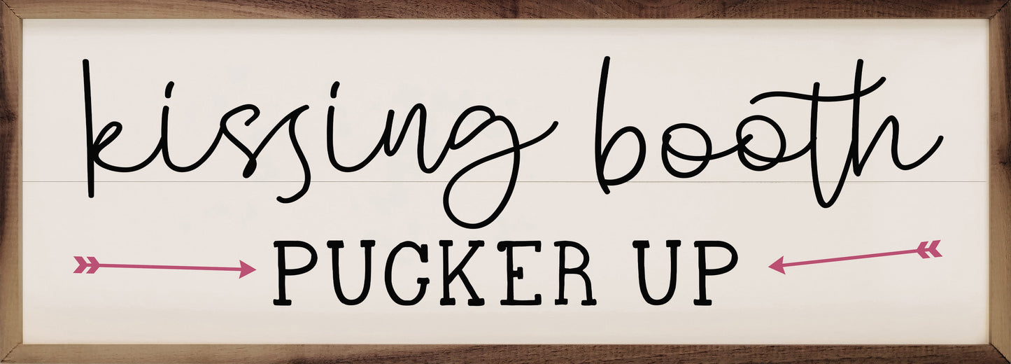 Kissing Booth Pucker Up Arrow White