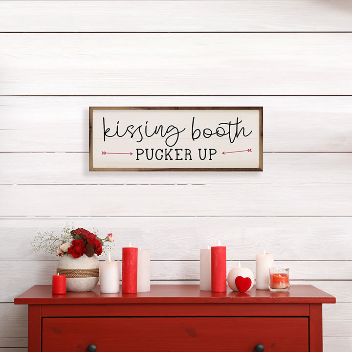 Kissing Booth Pucker Up Arrow White