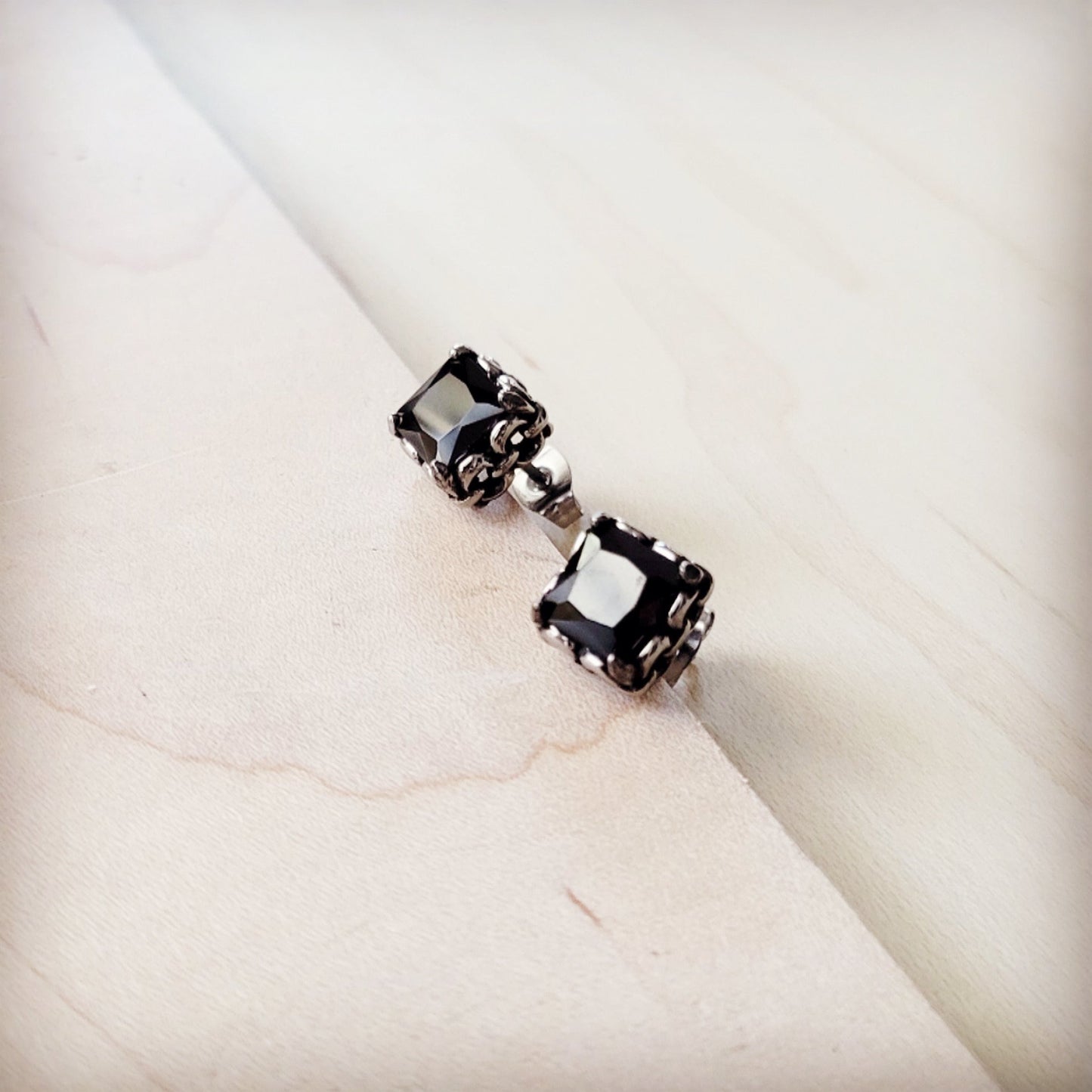 **Square-Cut Black Stone Earrings 219cv