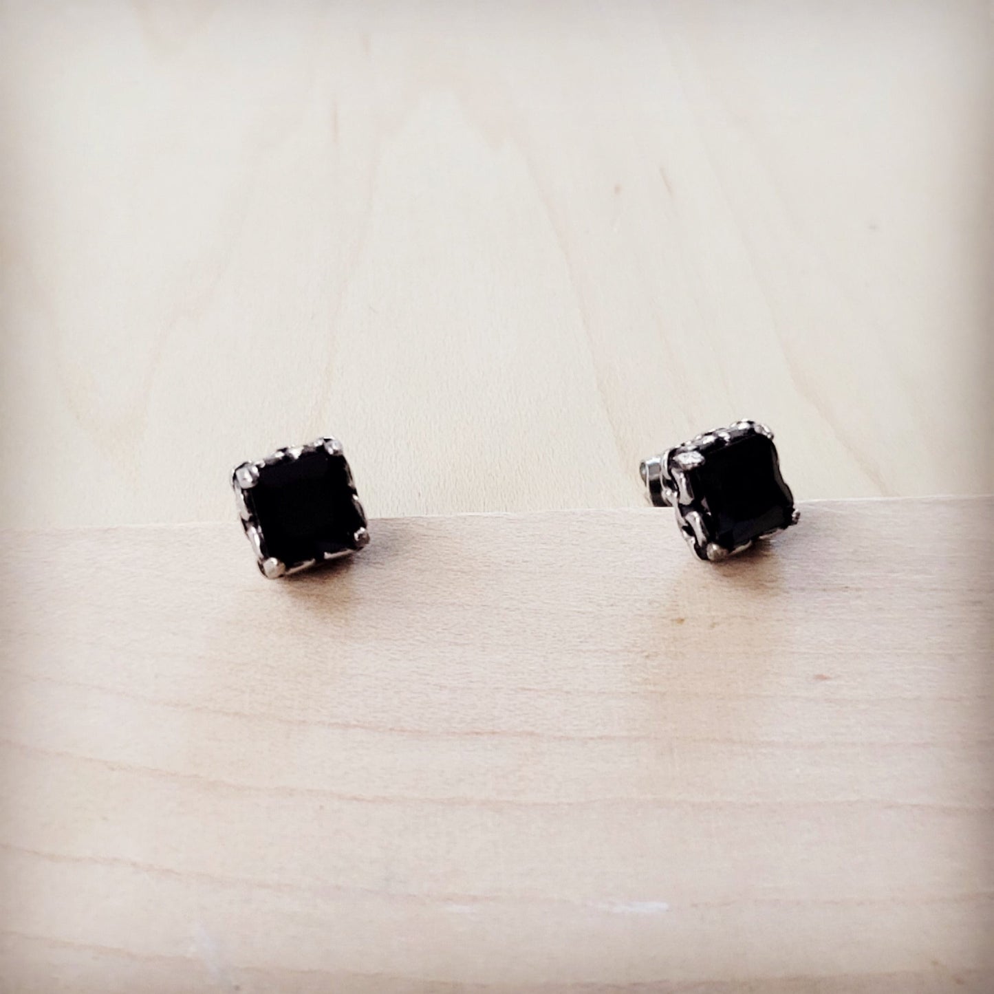 **Square-Cut Black Stone Earrings 219cv