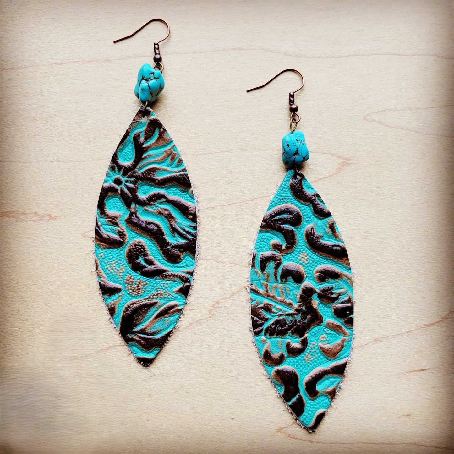 Leather Oval Earrings in Cowboy Turquoise w/ Turquoise Accent 206y