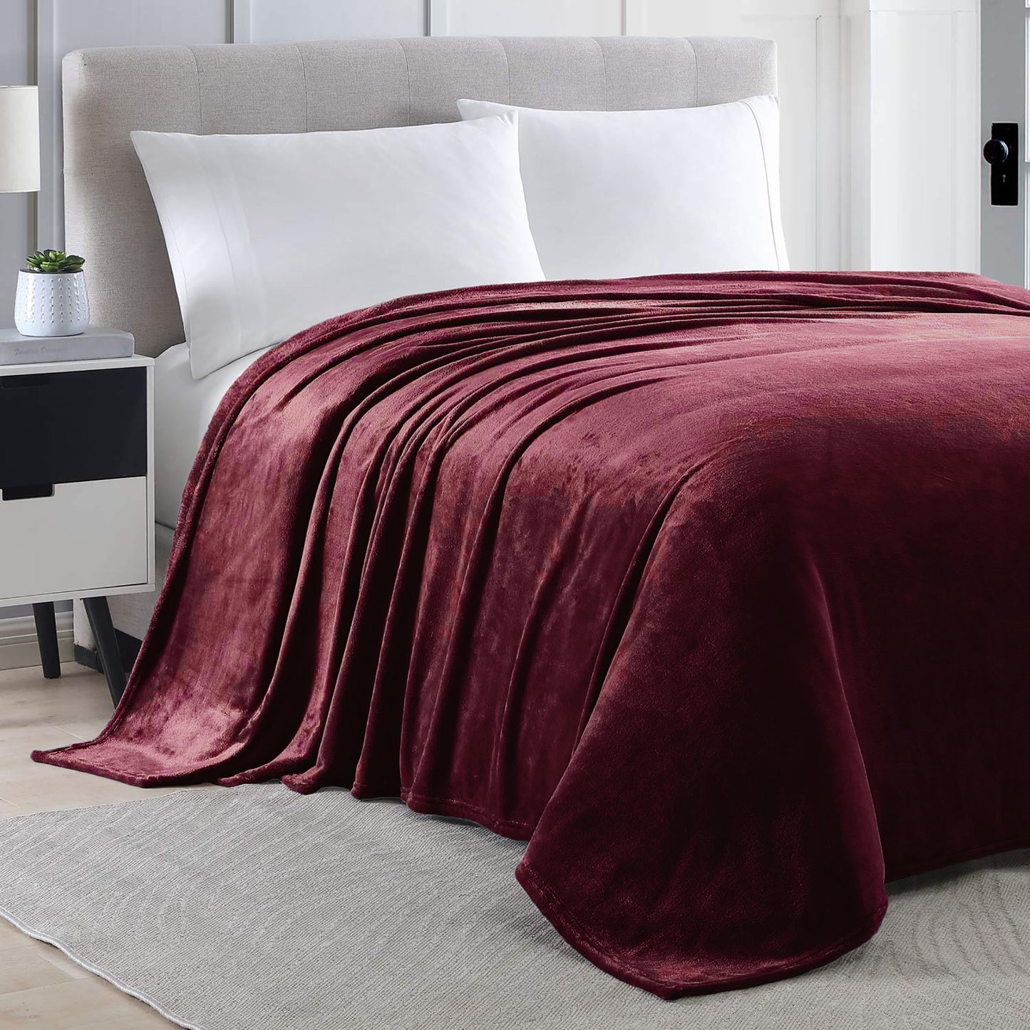 Queen size Burgundy Extra Soft Cozy Microfiber Solid Color Throw Picnic Sofa Bed Blanket