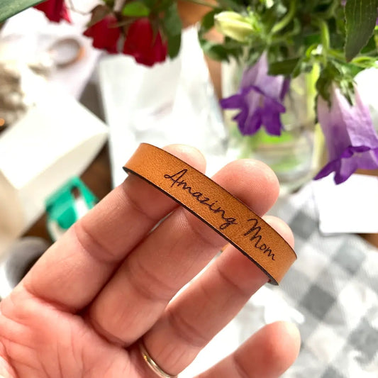 Amazing Mom Thin Leather Bracelet