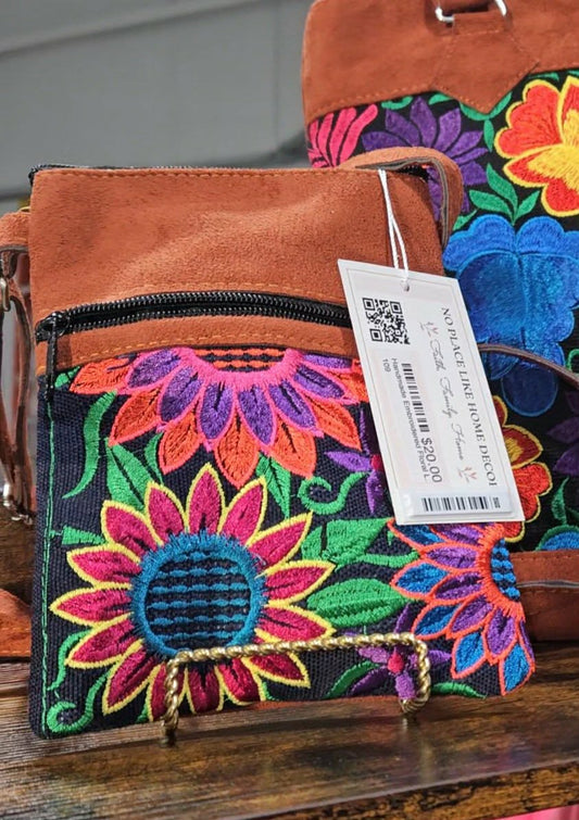 Small Embroidered Floral Leather Purse