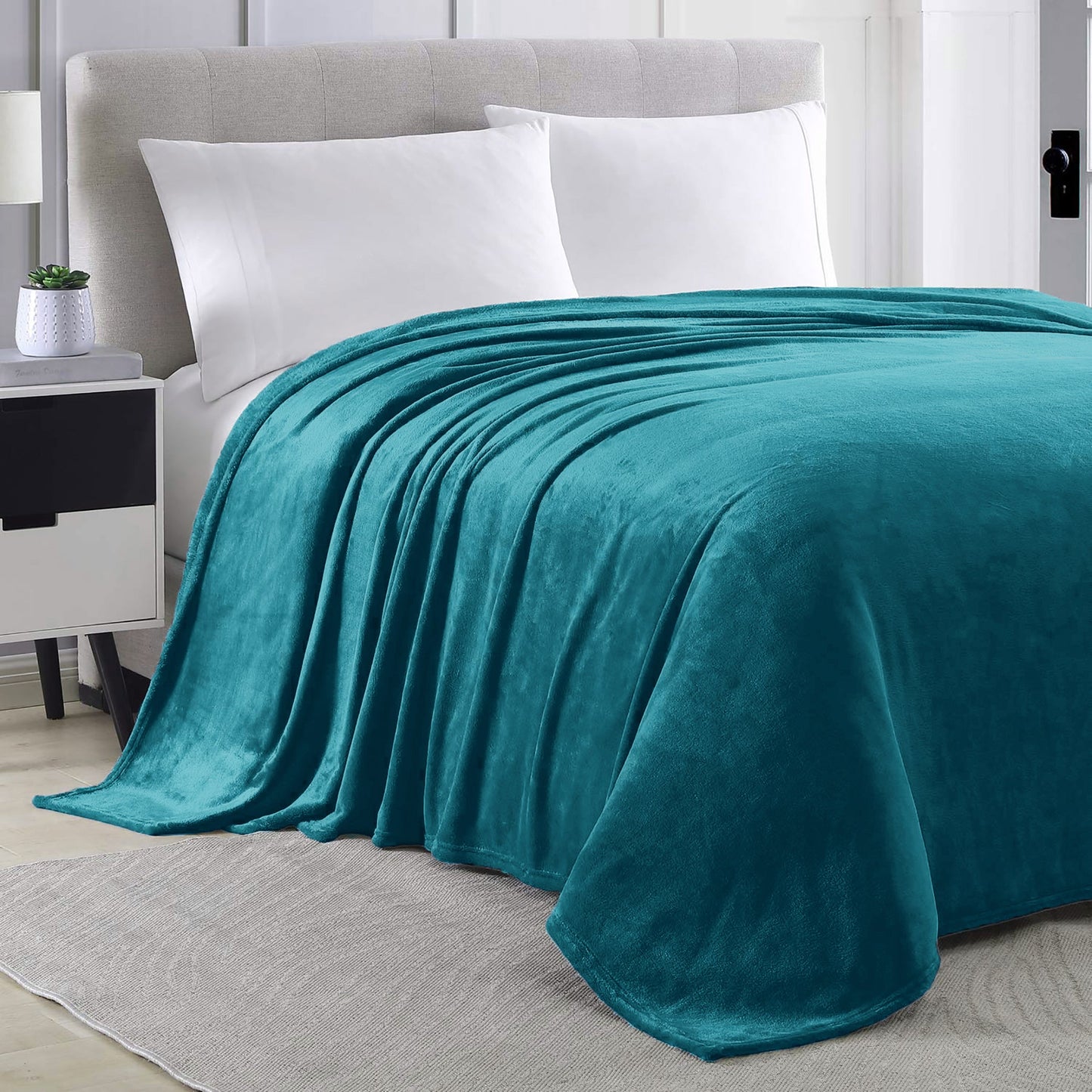 Full Size Turquoise Extra Soft Cozy Microfiber Solid Color Throw Picnic Sofa Bed Blanket